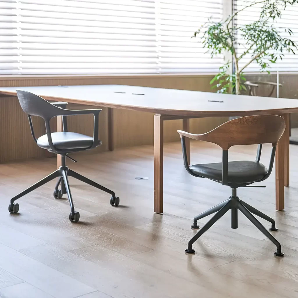FOUR CHAIR