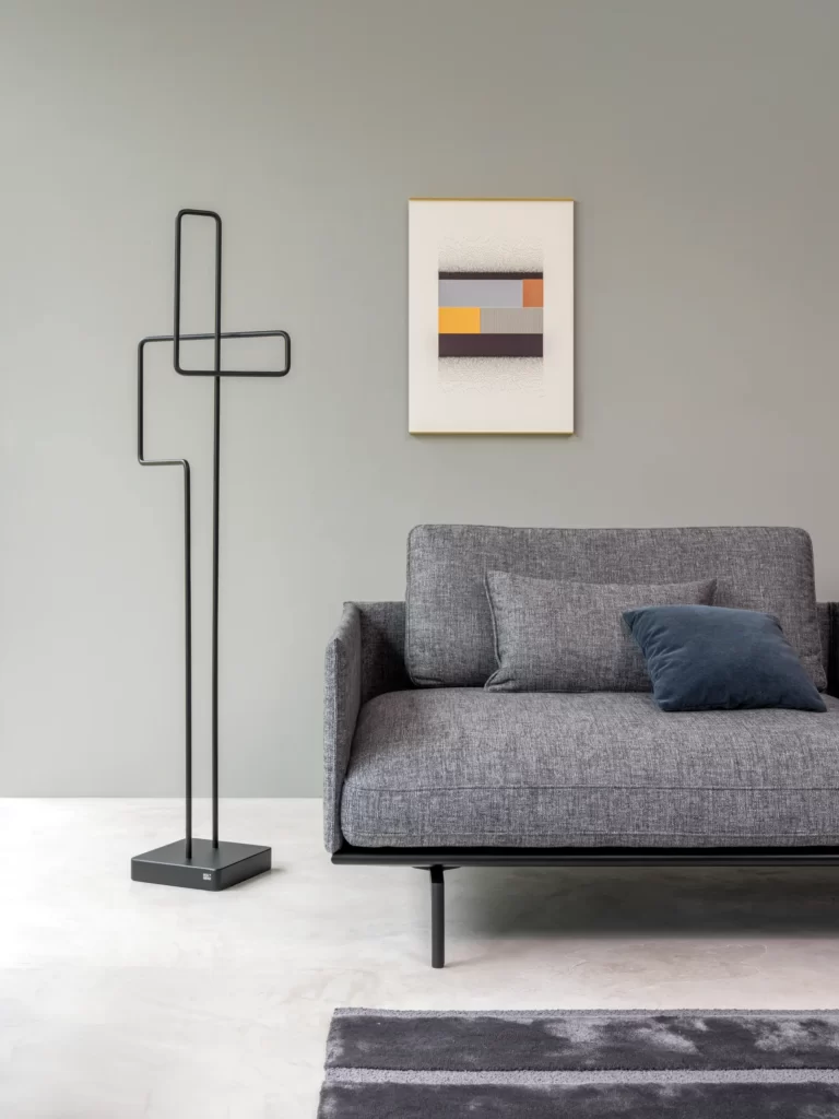 VALET STAND
