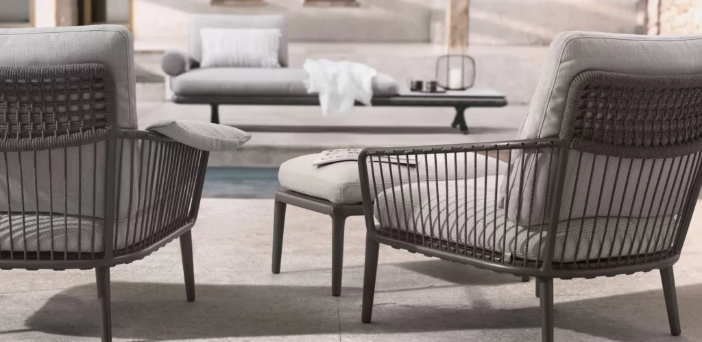 YOKO ARM CHAIR