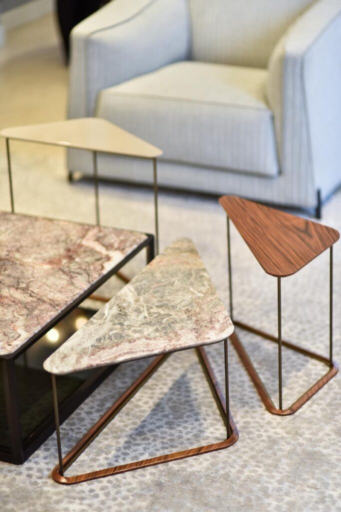 BAUTA SIDE TABLE